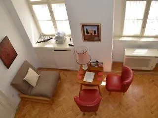Szálloda Six